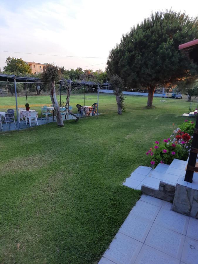 Bungalows Anestis Toroni Bagian luar foto