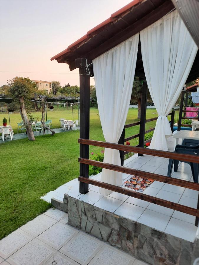 Bungalows Anestis Toroni Bagian luar foto